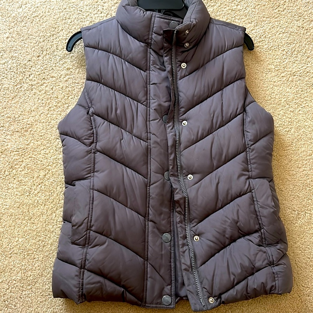Charcoal grey, women’s puffer vest (small)
